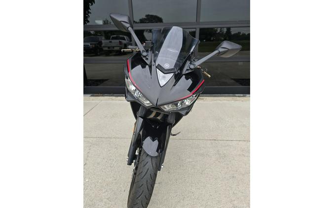 2018 YZF-R3 - Yamaha