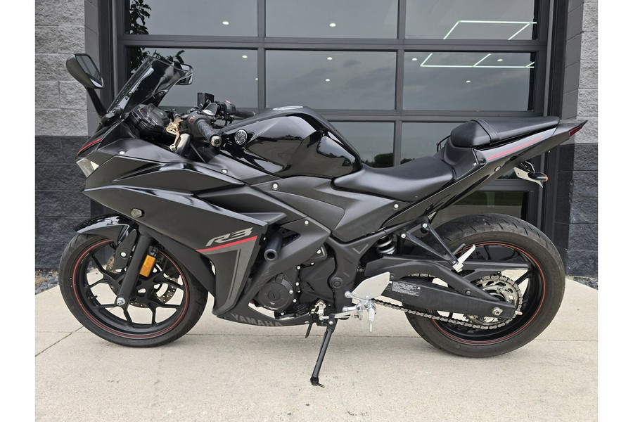 2018 YZF-R3 - Yamaha