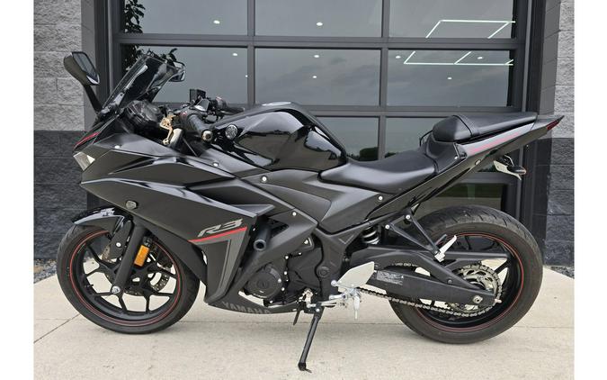 2018 YZF-R3 - Yamaha