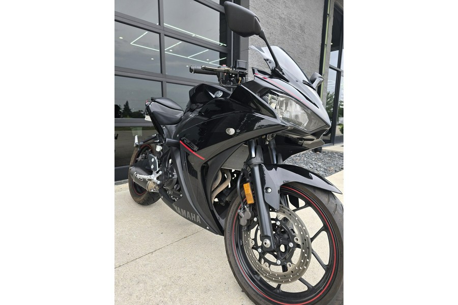 2018 YZF-R3 - Yamaha