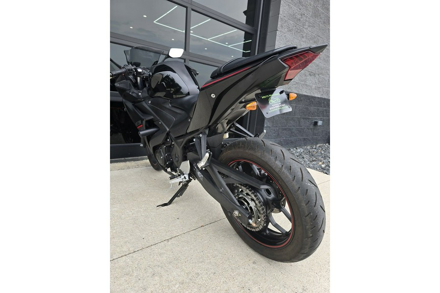 2018 YZF-R3 - Yamaha