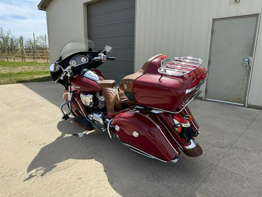 2015 Indian Motorcycle® Roadmaster™ Indian Red