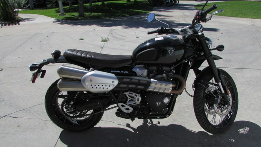 2025 Triumph Scrambler 1200 X Sapphire Black