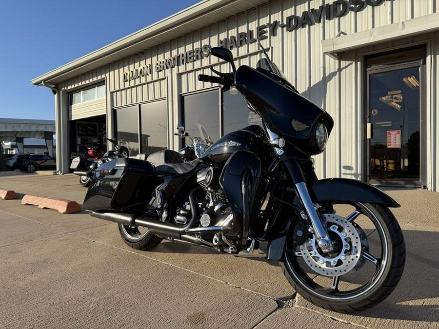 2016 Harley-Davidson® FLHXSE - CVO™ Street Glide®