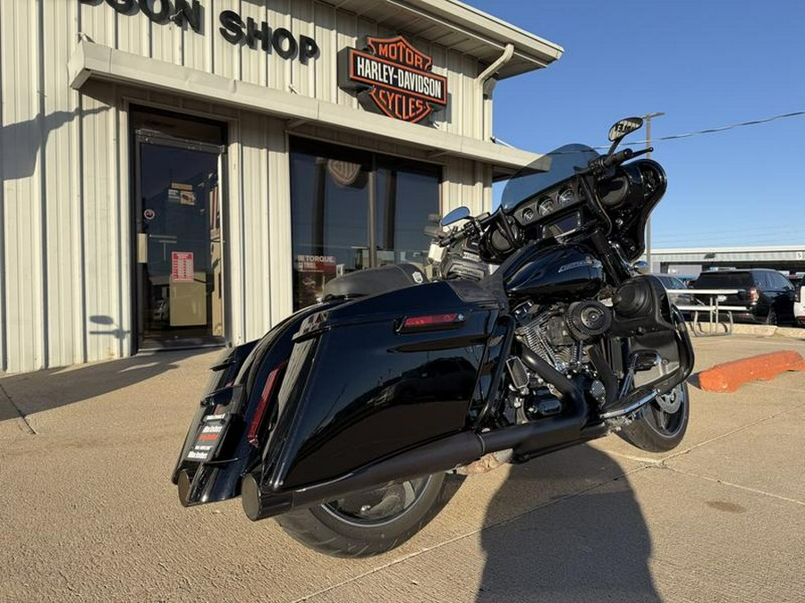 2016 Harley-Davidson® FLHXSE - CVO™ Street Glide®