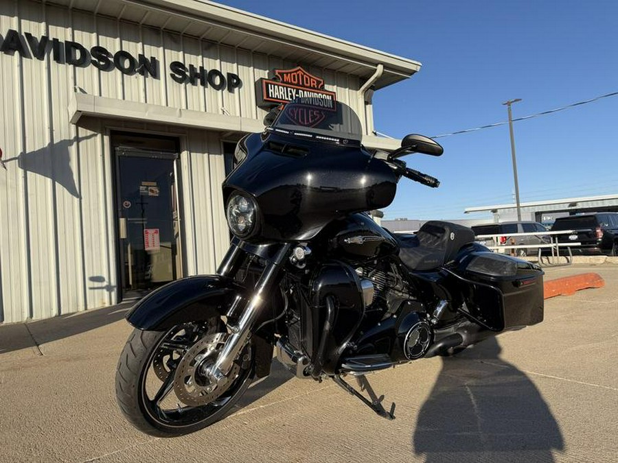 2016 Harley-Davidson® FLHXSE - CVO™ Street Glide®