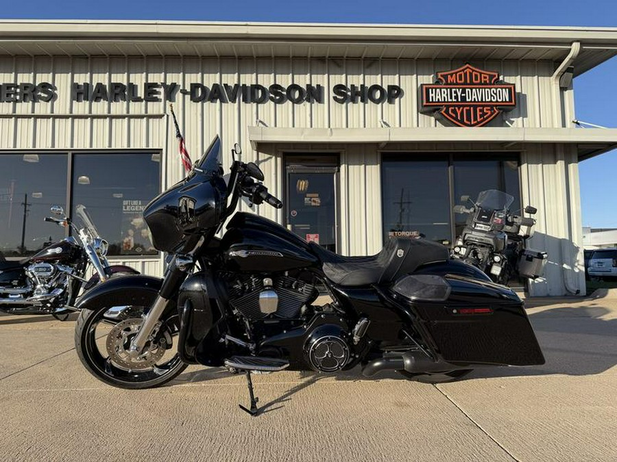 2016 Harley-Davidson® FLHXSE - CVO™ Street Glide®