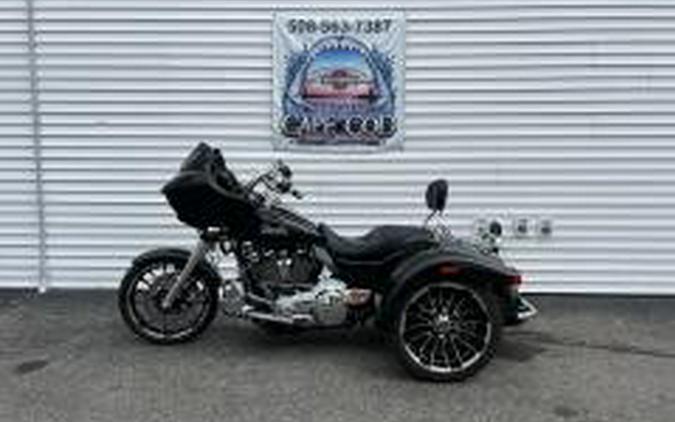 2023 Harley-Davidson® Road Glide® 3 Vivid Black (Chrome Finish w/ Cast Wheels)