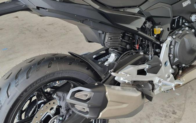 2026 BMW F 900 R