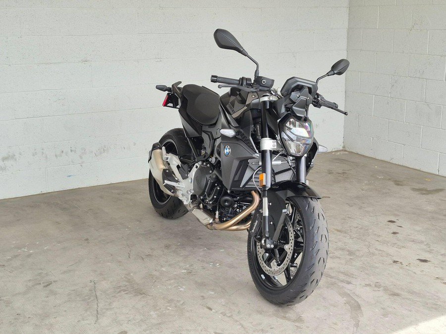 2026 BMW F 900 R