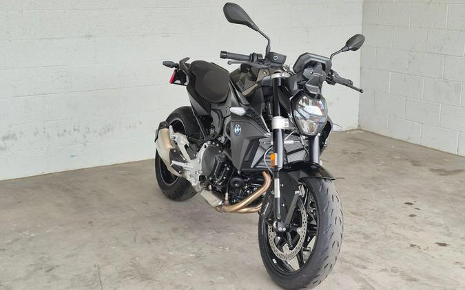 2026 BMW F 900 R