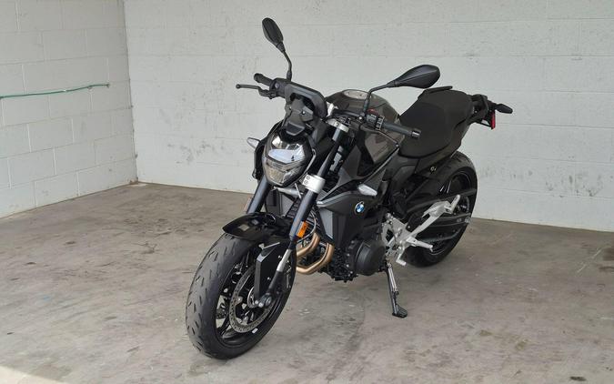 2026 BMW F 900 R
