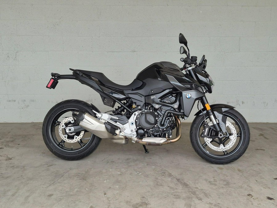 2026 BMW F 900 R