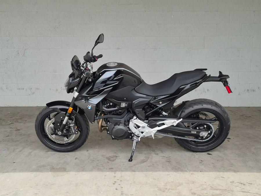 2026 BMW F 900 R