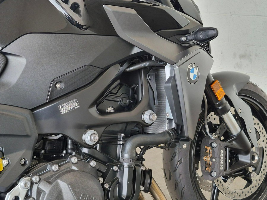 2026 BMW F 900 R