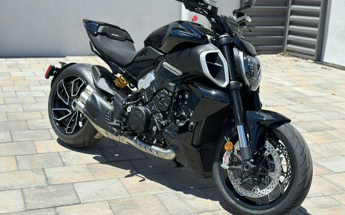 2023 Ducati Diavel V4 First Look [A Dozen Fast Facts + 28 Photos]