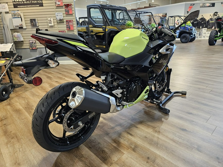 2026 Kawasaki NINJA 500 ABS Metallic Yellowish Green/Ebony - 110216