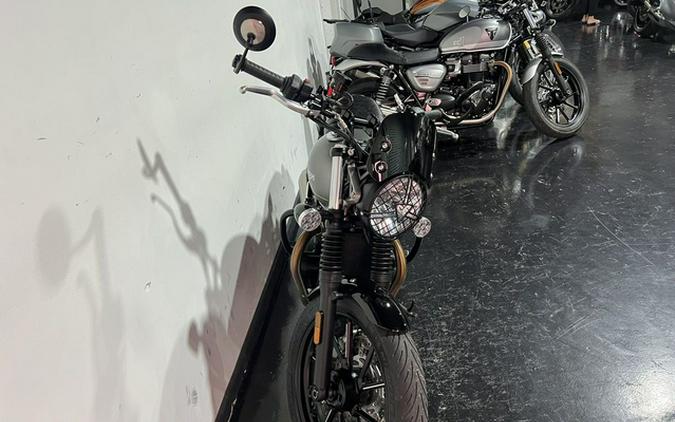 2023 Triumph Speed Twin 900 Matte Silver Ice