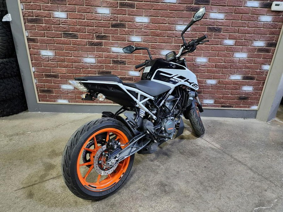 2022 KTM 200 Duke