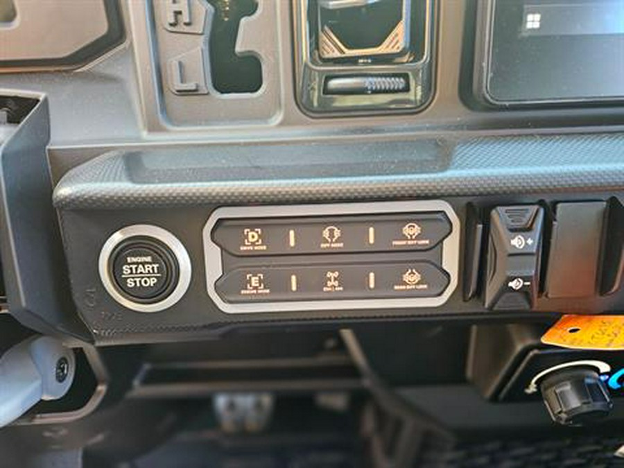 2026 Can-Am Defender MAX Limited HD11