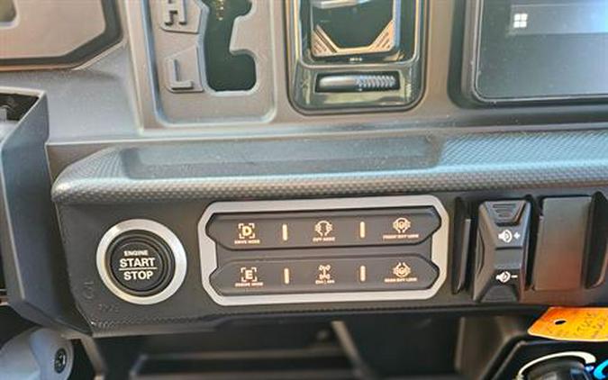 2026 Can-Am Defender MAX Limited HD11