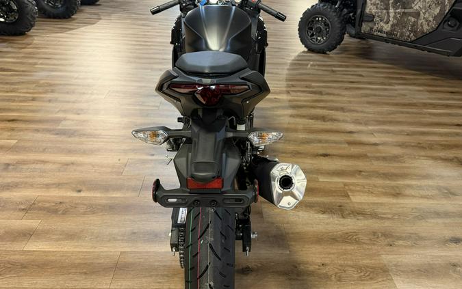 2026 Kawasaki NINJA 500 Metallic Flat Spark Black/Metallic Spark Black - 110217