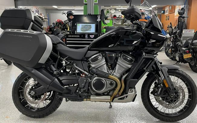 2023 Harley-Davidson Pan America™ 1250 Vivid Black