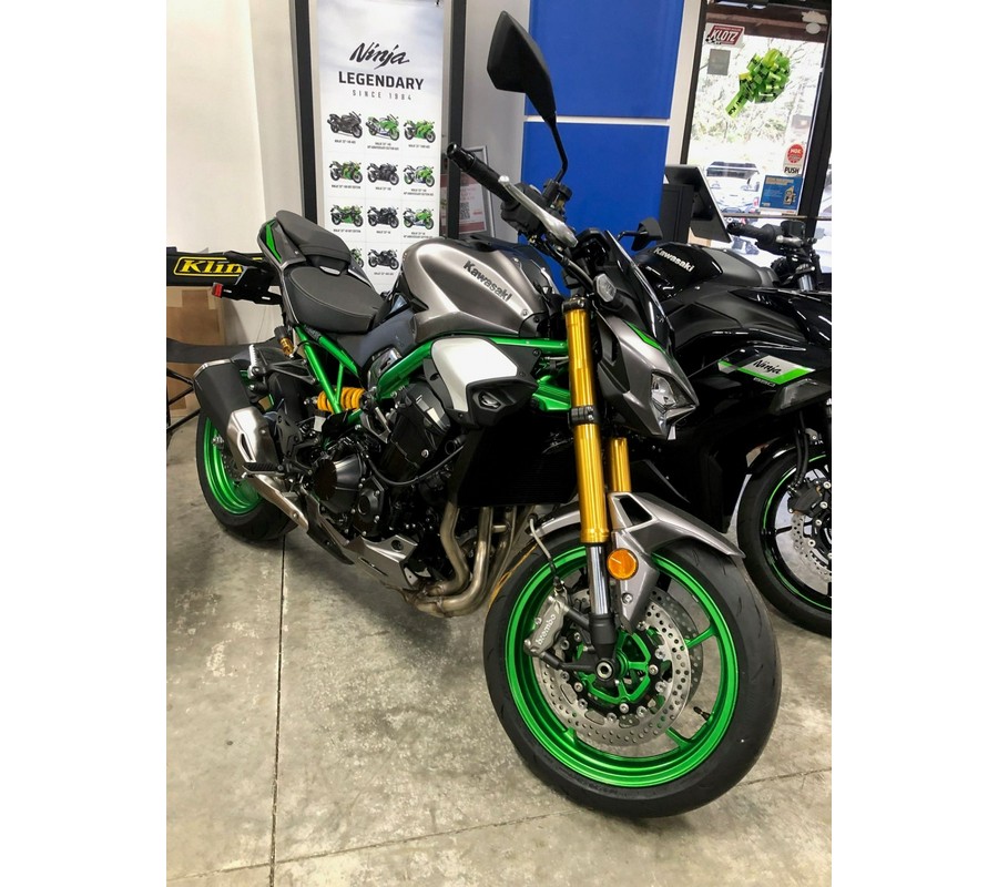 2025 Kawasaki Z900 SE ABS
