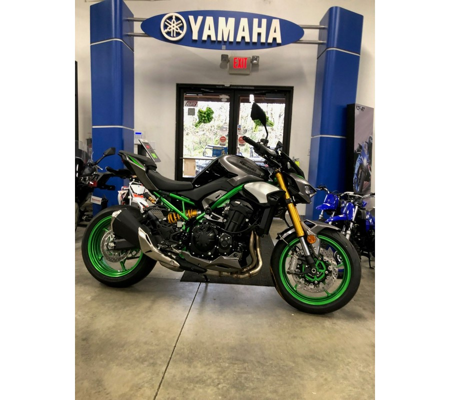 2025 Kawasaki Z900 SE ABS