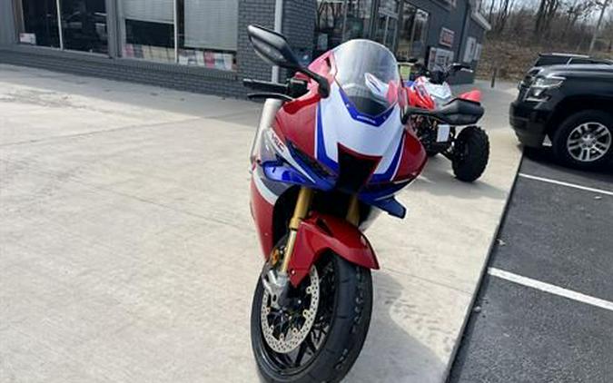 2026 Honda CBR1000RR-R Fireblade SP