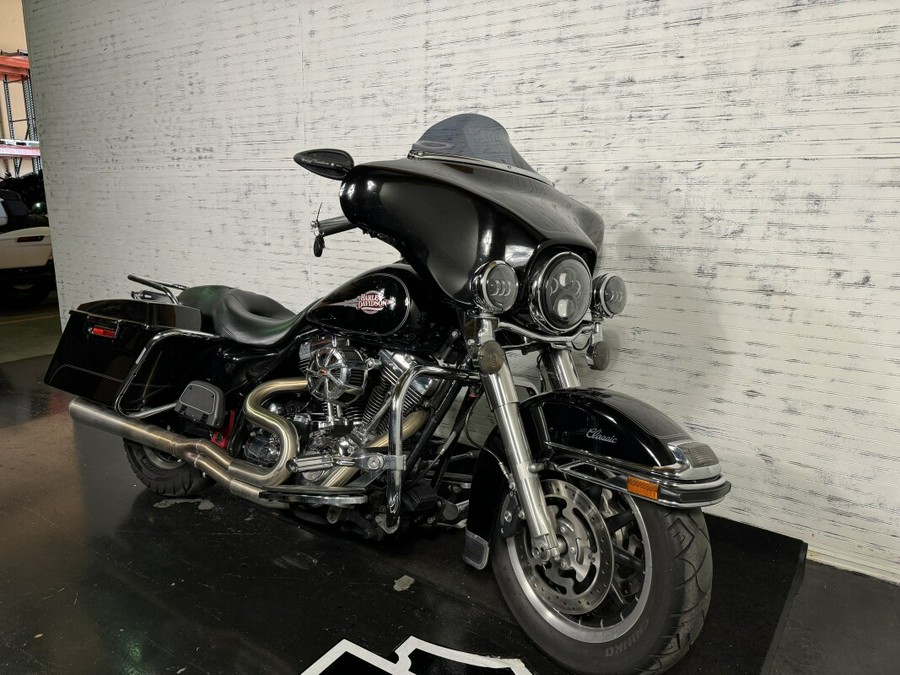 2008 Harley-Davidson Electra Glide® Classic w/ Performance Bagger Styling!