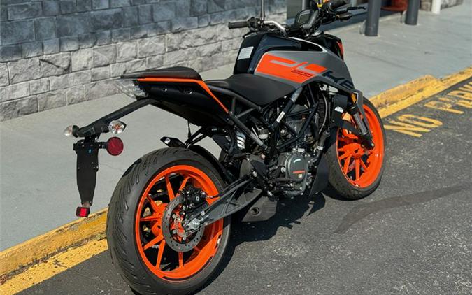 2023 KTM Duke 200