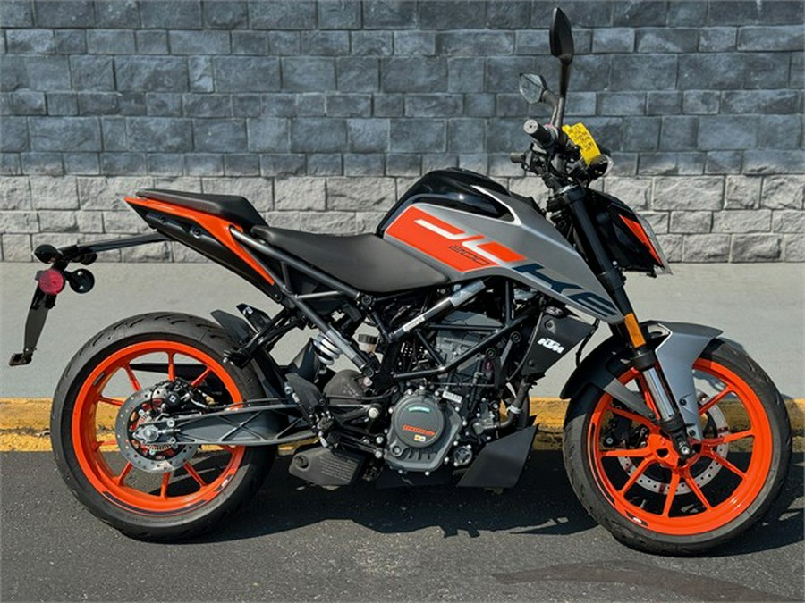 2023 KTM Duke 200