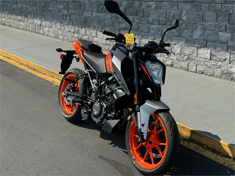 2023 KTM Duke 200