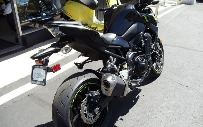 2024 Kawasaki Z900 ABS Metallic Spark Black/Metallic Matte Dark Gray