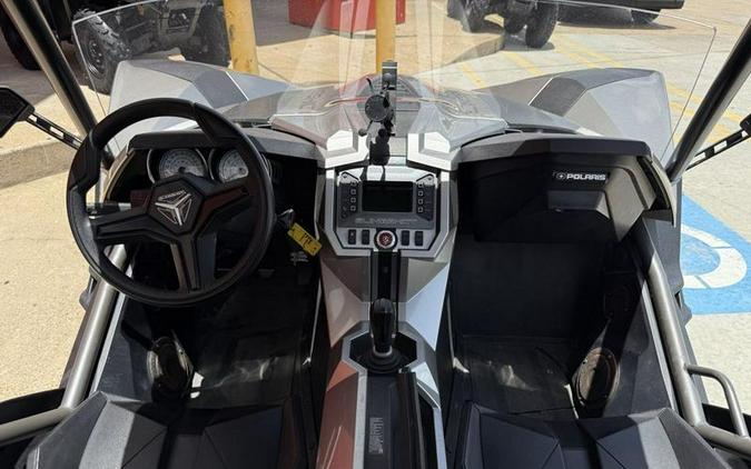 2016 Polaris Slingshot® Reverse Trike SL Turbo Silver