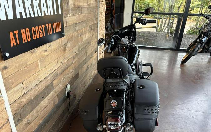 2025 Harley-Davidson® FLHC - Heritage Classic