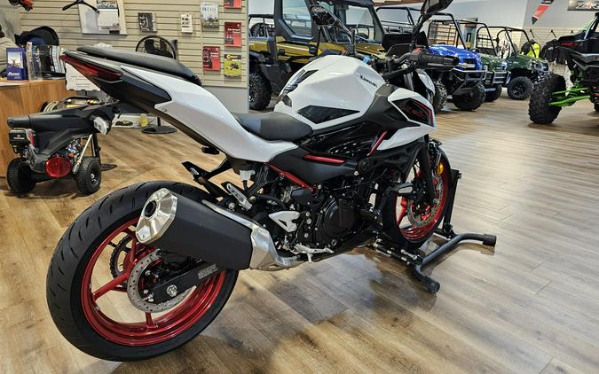 2026 Kawasaki Z500 SE ABS Pearl Blizzard White/Ebony - 110213