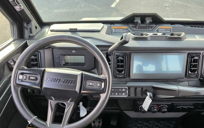 2026 Can-Am Defender MAX XT CAB HD11