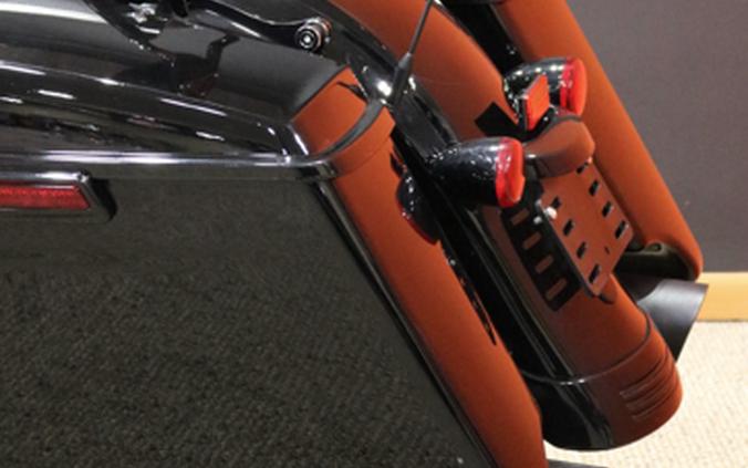 2018 Harley-Davidson® Street Glide® Special Vivid Black