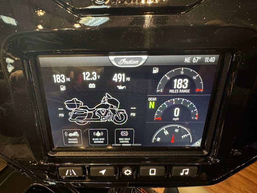 2025 Indian Motorcycle® Roadmaster® PowerPlus 112 Dark Horse®