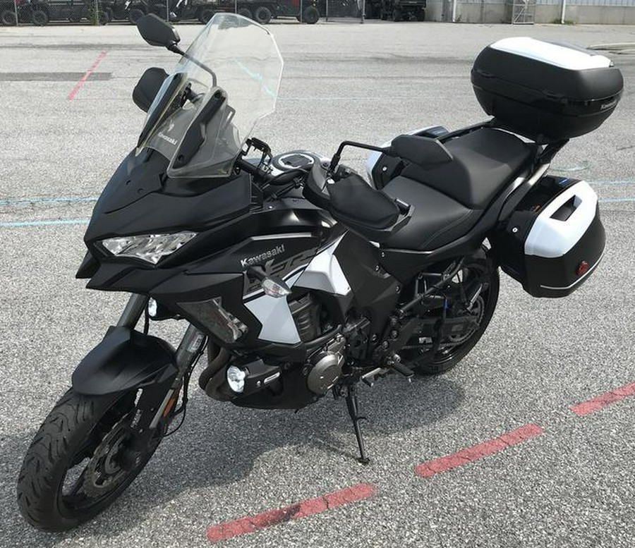 2019 Kawasaki Versys® 1000 SE LT+