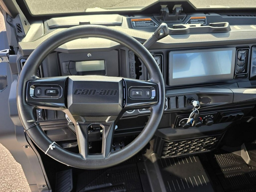 2026 Can-Am Defender XT CAB HD11