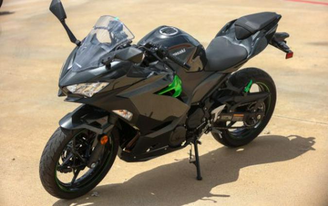 2023 Kawasaki Ninja 400