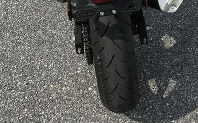 2023 Kawasaki Ninja® 400 ABS Pearl Blizzard White/Metallic Carbon Gray