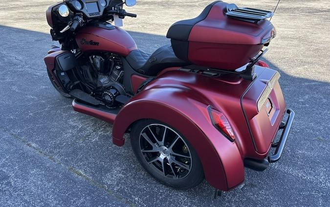 2025 Indian Motorcycle® Roadmaster® PowerPlus Dark Horse® 112 Sunset Red Smoke