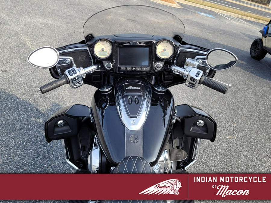 2019 Indian Motorcycle® Roadmaster® Thunder Black