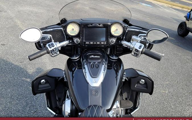 2019 Indian Motorcycle® Roadmaster® Thunder Black
