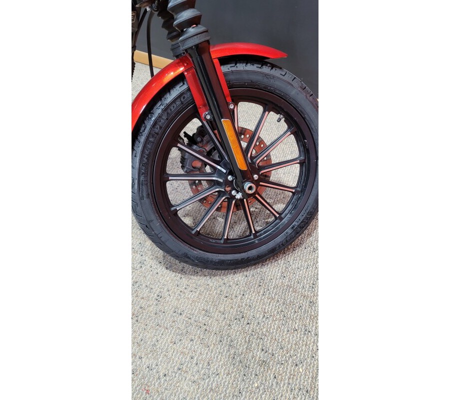 2013 Harley-Davidson® Iron 883™ CANDY ORANGE