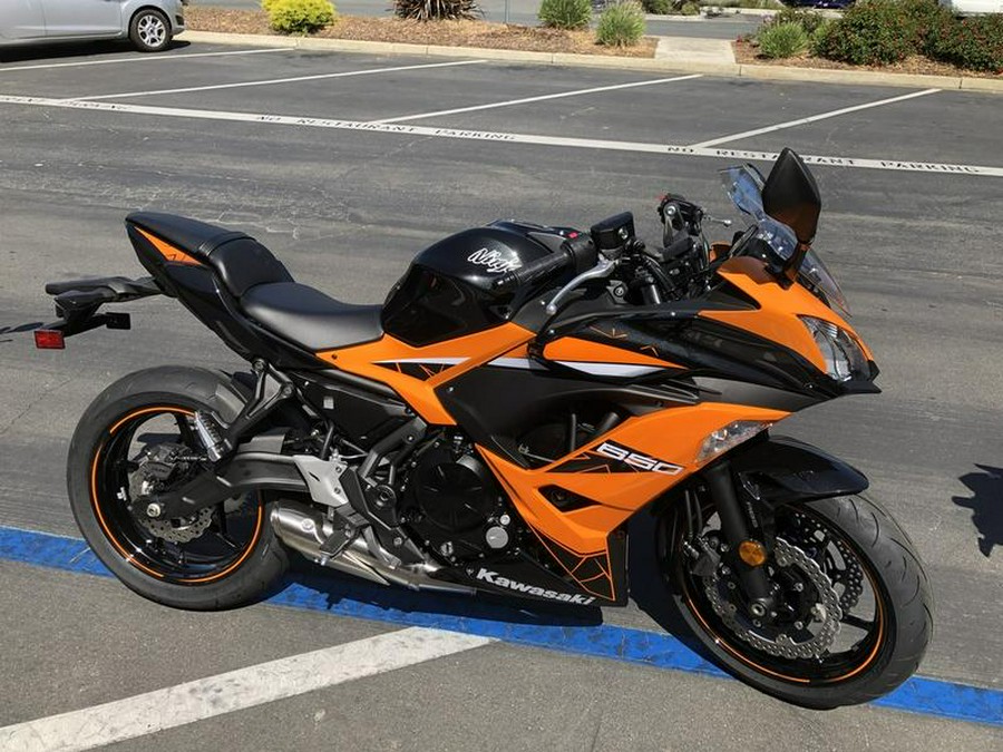 2019 Kawasaki Ninja® 650 ABS Candy Orange/Metallic Spark Black